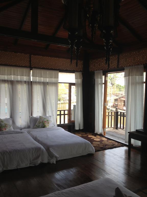At Casa Guesthouse Amphawa Bilik gambar
