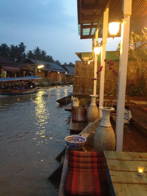 At Casa Guesthouse Amphawa Luaran gambar