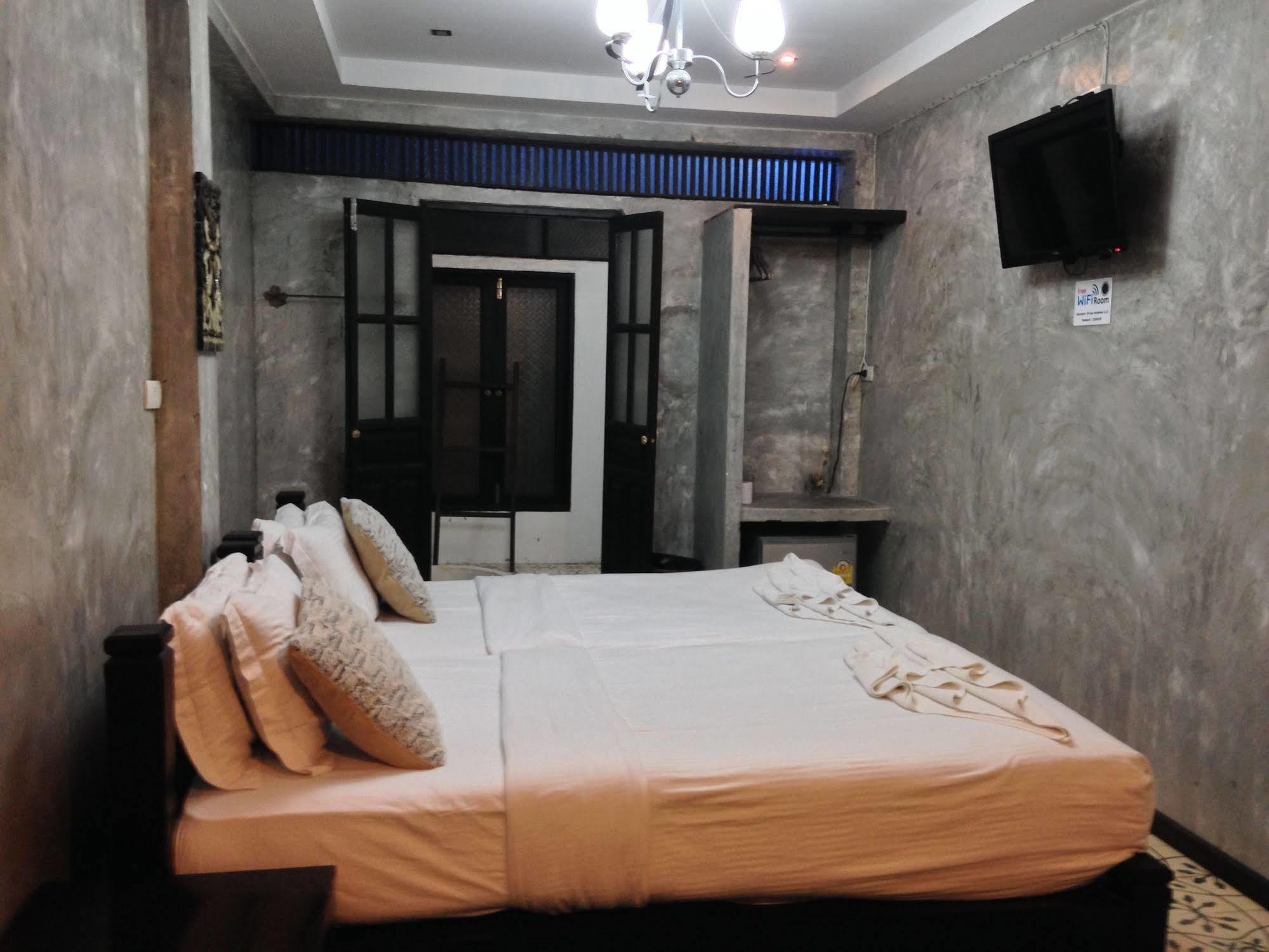 At Casa Guesthouse Amphawa Luaran gambar